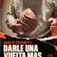 Diario de creación #17: Darle una vuelta más. Detalle del vestuario y las manos de José Diego sosteniendo la máscara de El Diablo Cojuelo.